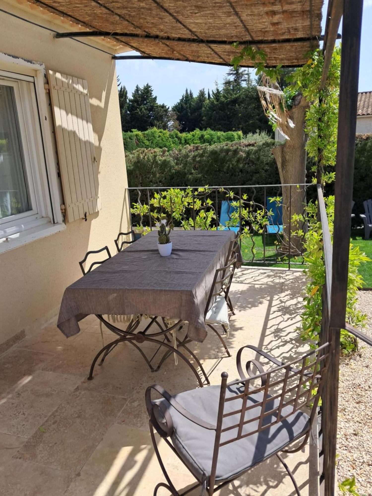 La Maison De Manon, 4-5Personnes, 75M2, Centre Village Avec Piscine Privee Maussane les Alpilles Exterior foto